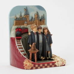 Enesco Jim Shore Harry Potter, Ron And Hermione With Train Figurine, 9" 11 Enesco Jim Shore Harry Potter, Ron And Hermione With Train Figurine, 9" -Enesco Store Jim Shore Harry Potter and Friends Resin Statue 6016707 04