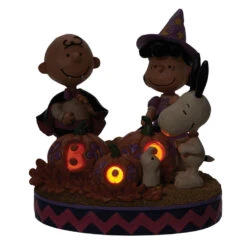 Enesco Jim Shore Peanuts Gang Halloween Figurine With Light, 5.55" 6 Enesco Jim Shore Peanuts Gang Halloween Figurine With Light, 5.55" -Enesco Store Jim Shore Peanuts Halloween Figurine With Light 6013037 02
