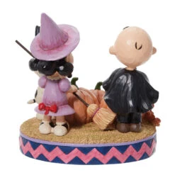 Enesco Jim Shore Peanuts Gang Halloween Figurine With Light, 5.55" 7 Enesco Jim Shore Peanuts Gang Halloween Figurine With Light, 5.55" -Enesco Store Jim Shore Peanuts Halloween Figurine With Light 6013037 03