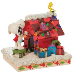 Enesco Jim Shore Peanuts Snoopy With Woodstock Decorating Dog House, 4.8" -Enesco Store Jim Shore Snoopy With Woodstock Decorating Dog House 6010322 02