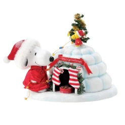 Enesco Peanuts Snoopy With Puffer Igloo Figurine, 7"
